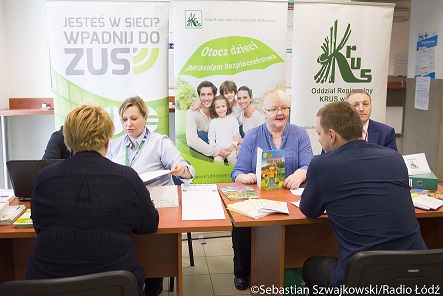 Zdjęcie nr 2 - stoisko wystawowe ŁOW NFZ i ZUS