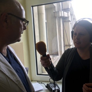 5. Prof. Jarosław Kalinka z redaktor Dorotą Matyjasik podczas transmisji na żywo z inauguracji dni otwartych w Radiu Łódź 5. Prof. Jarosław Kalinka z redaktor Dorotą Matyjasik podczas transmisji na żywo z inauguracji dni otwartych w Radiu Łódź